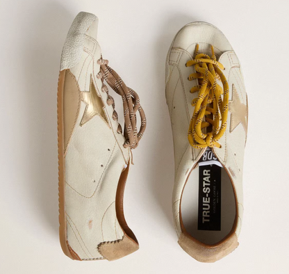 True-Star Donna in nappa bianca con stella oro e talloncino in suede beige