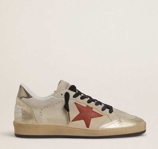 Ball Star in suede beige con stella in pelle rossa e talloncino in pelle laminata color bronzo metallizzato