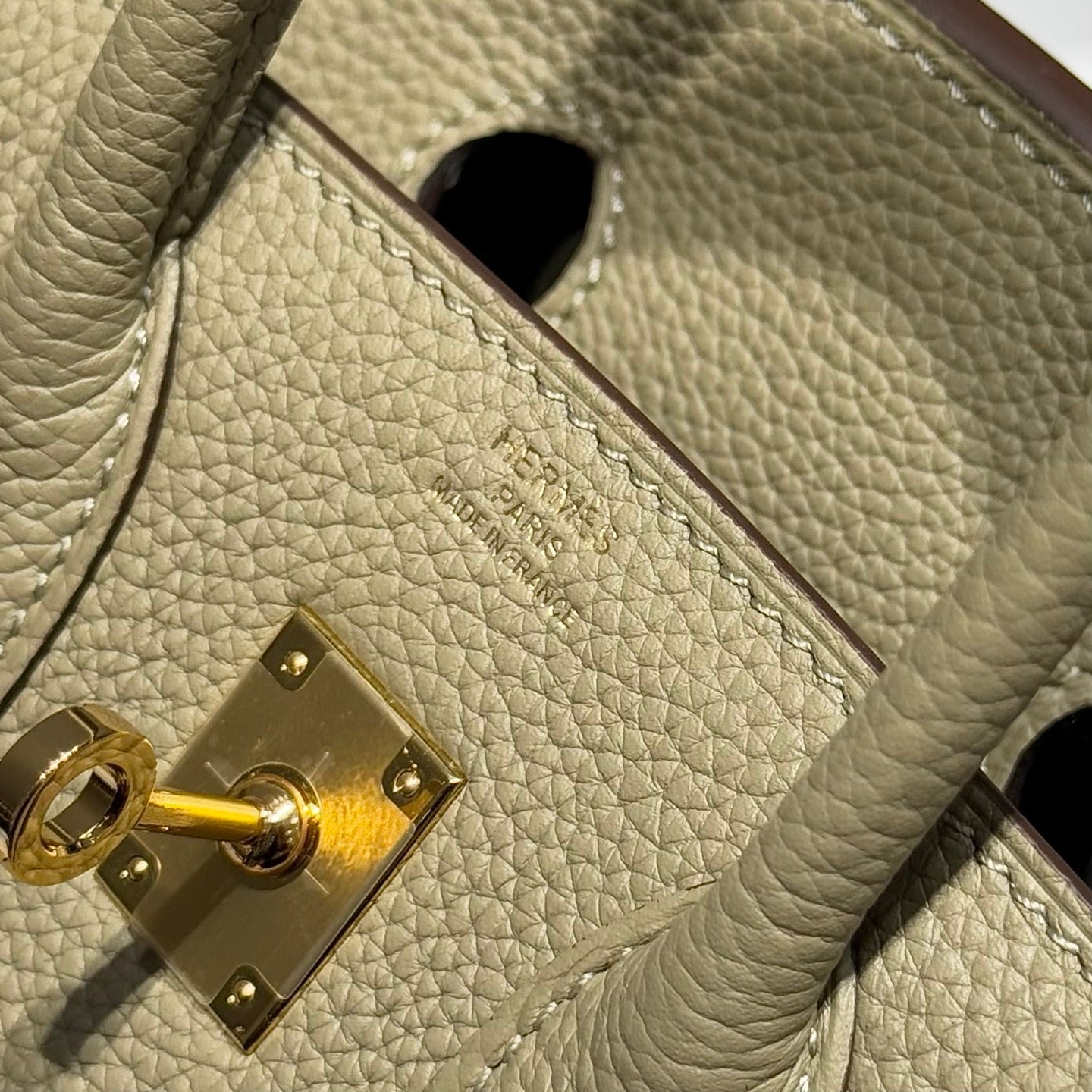 Hermes Birkin Beige with Gold Buckle Calfskin 255601