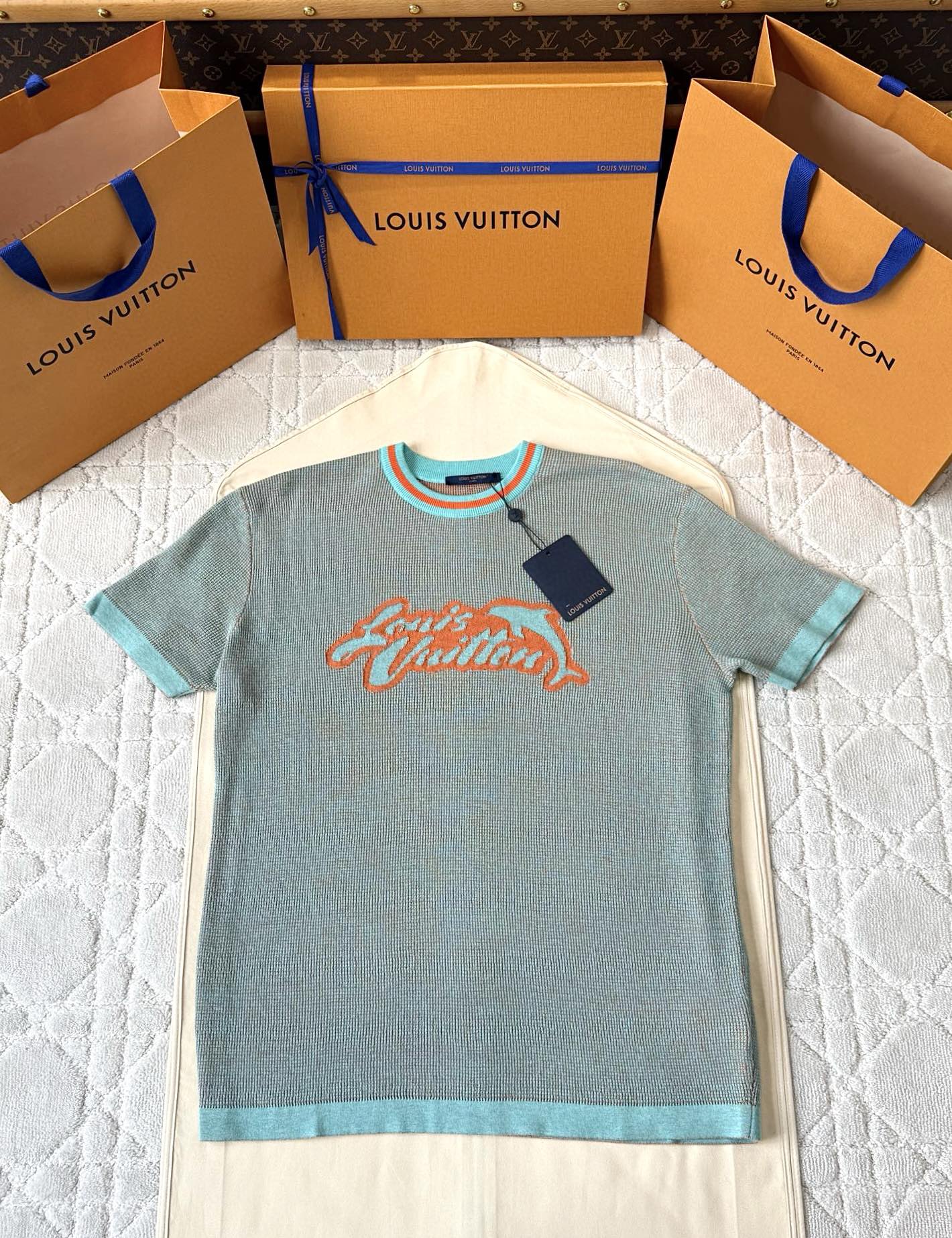 LV 25  Dolphin Jacquard Short Sleeve  Shirt Blue Sweater Knit