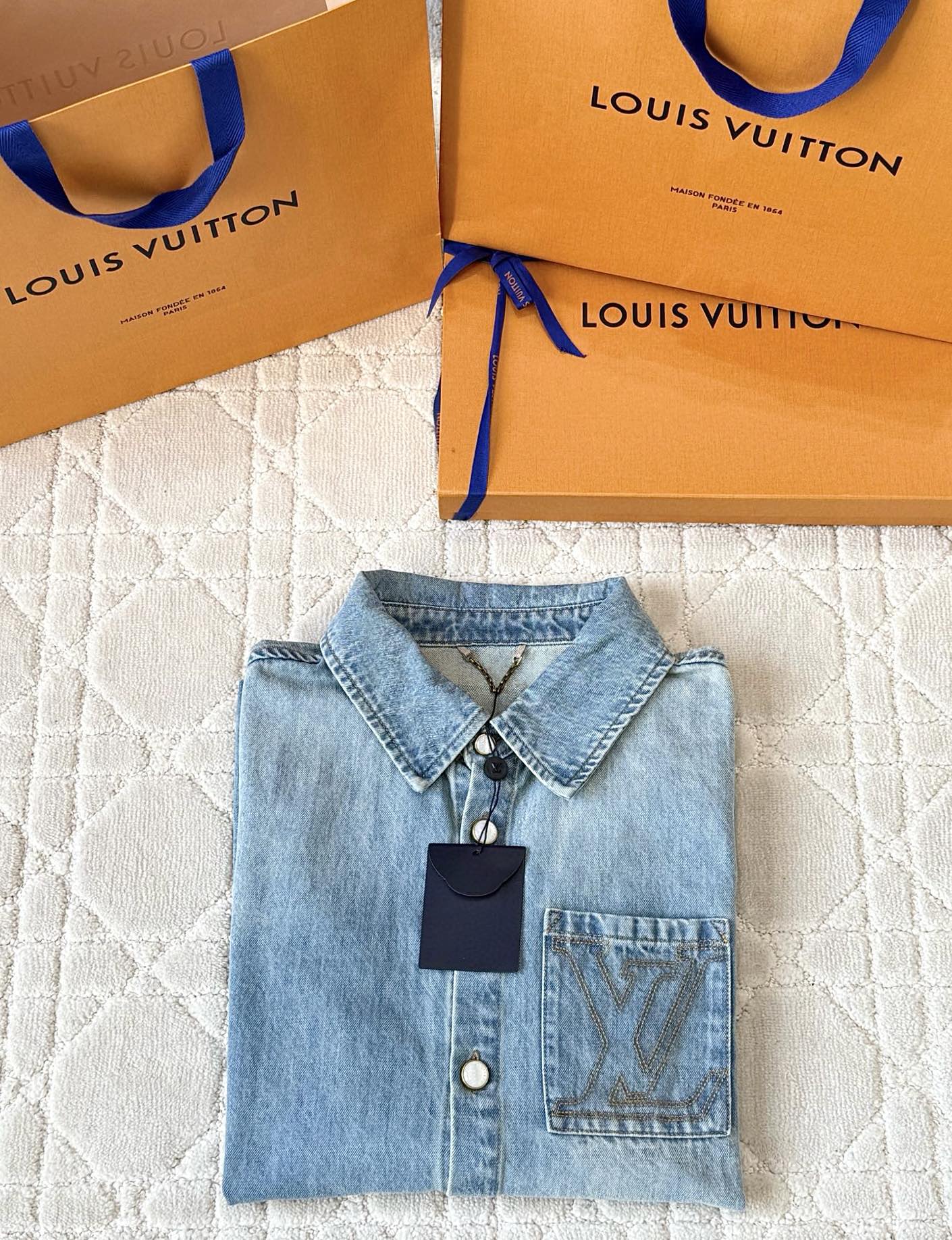 LV 25 Denim Pocket Embroidered Short Sleeve Shirt Blue Cotton
