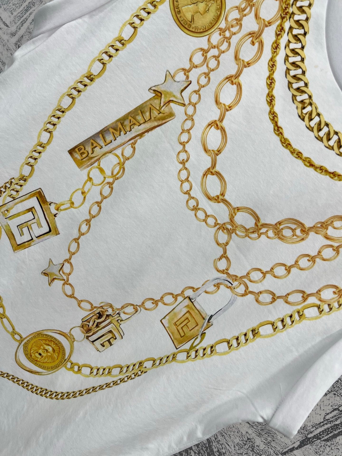 LV 25 Chain Round Neck Sleeveless T-shirt White Cotton