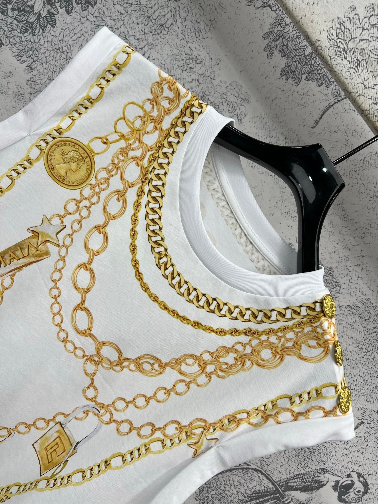 LV 25 Chain Round Neck Sleeveless T-shirt White Cotton