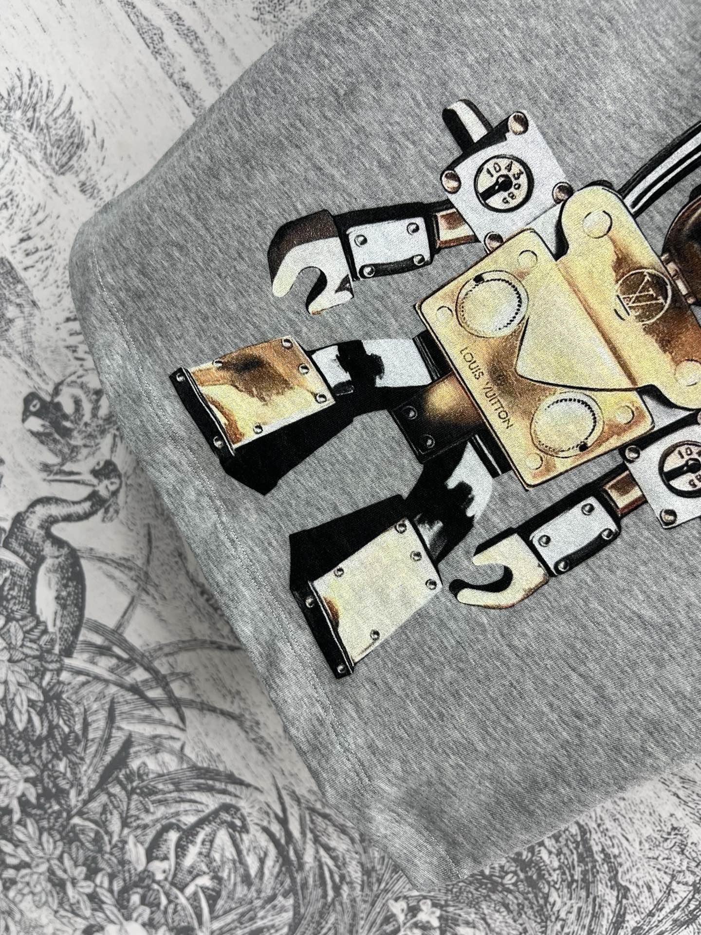 LV 25 Robot  On The Chest T-Shirt Grey Cotton